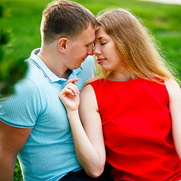 Фотосессия love story для влюбленных на природе